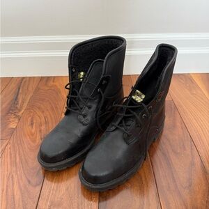 Black Leather toe warmers Canadian womens Boots size 7.5